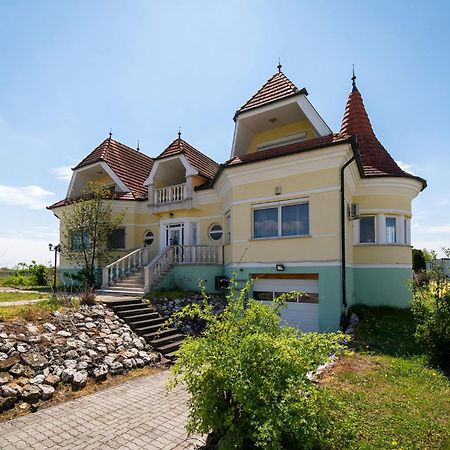 Elite Boutique Villa Oerkeny Orkeny Exteriör bild