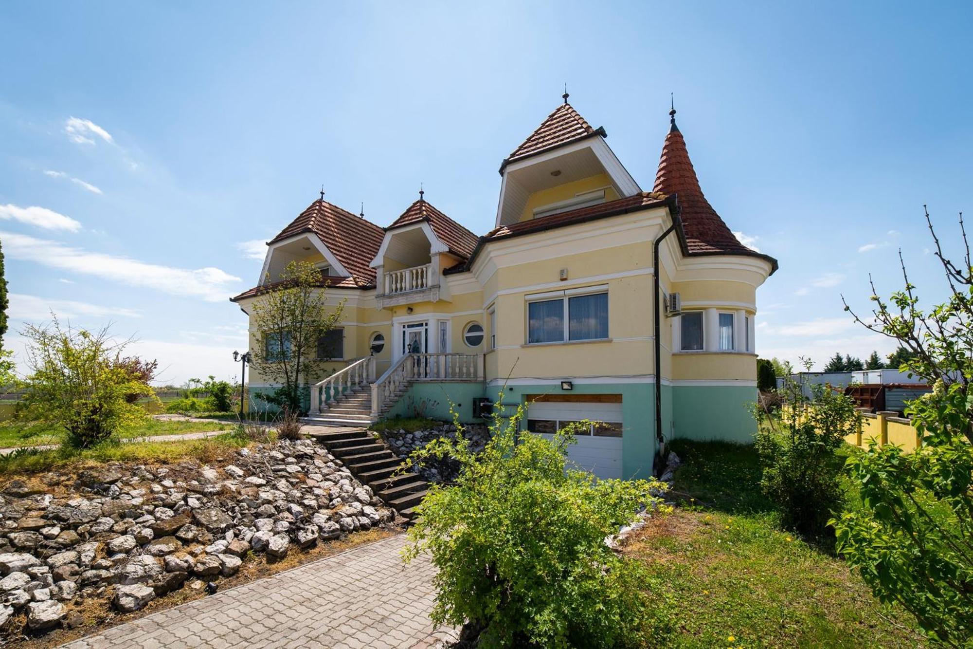 Elite Boutique Villa Oerkeny Orkeny Exteriör bild