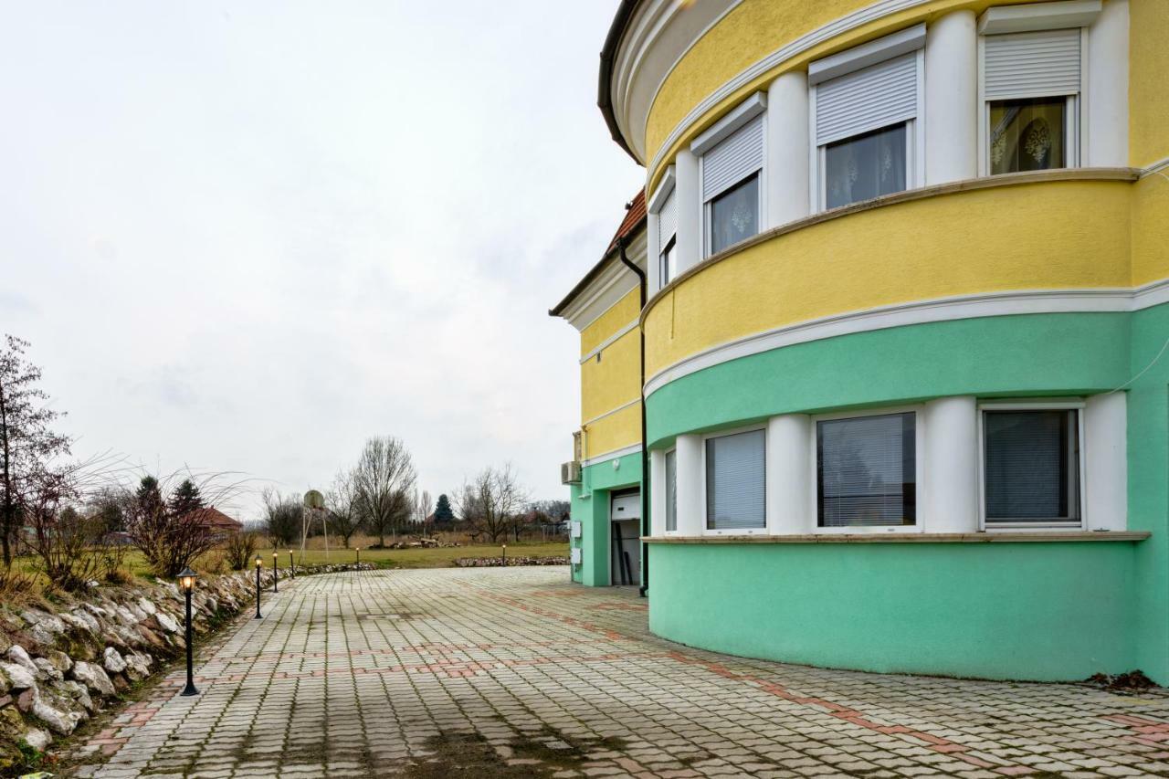 Elite Boutique Villa Oerkeny Orkeny Exteriör bild